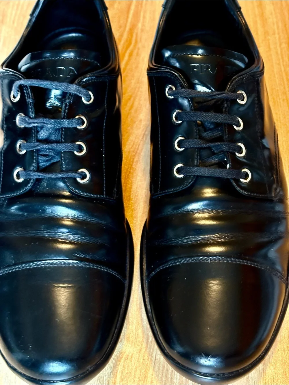 Prada detail closure black